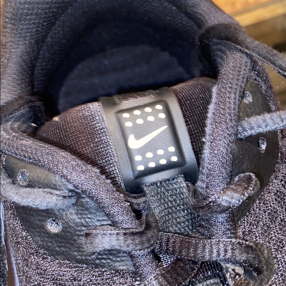 Black Nike Air shoes - Picture 8 of 8